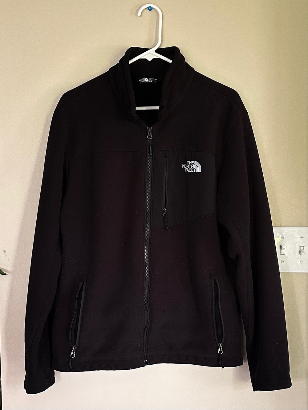 The North Face Men's Black Full-Zip Fleece Jacket